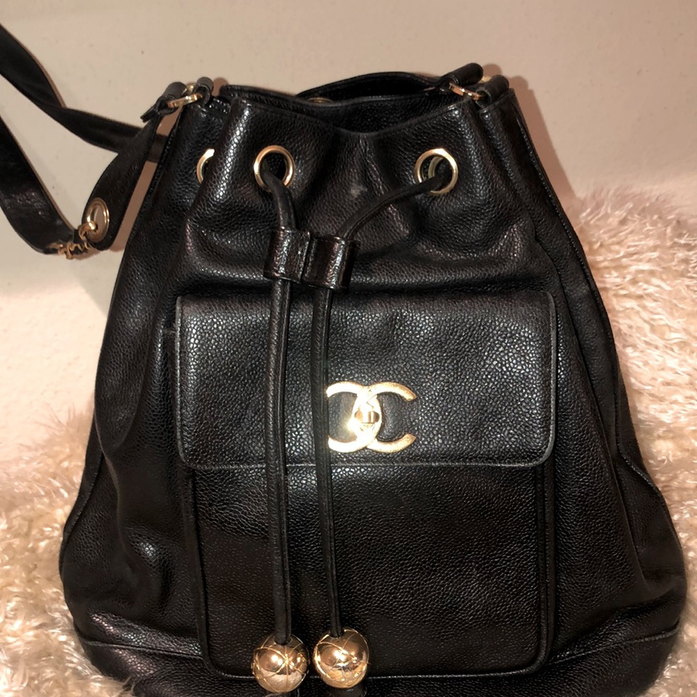 VINTAGE CHANEL CAVIAR BUCKET